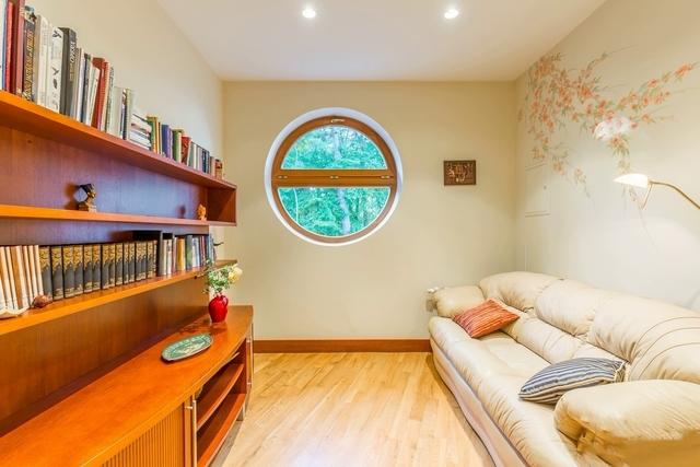 Вилла с видом на море в Юрмале на первой линии.